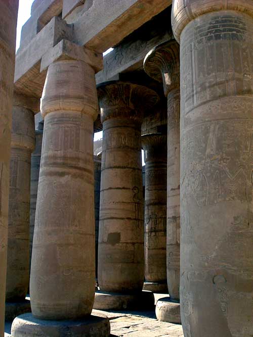 A crowd of fat pillars.